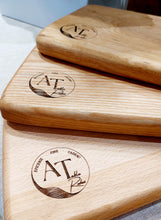 Charger l'image dans la galerie, Planche à Découper en Bois Massif en Frêne – Artisanat Local en Aveyron
