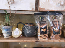 Charger l'image dans la galerie, Sablés Artisanaux aux Myrtilles - Biscuiterie Les Badines de Conques | Biscuits Traditionnels de l'Aveyron 160g